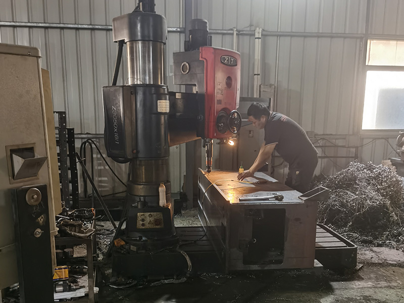 搖臂鉆床加工中心